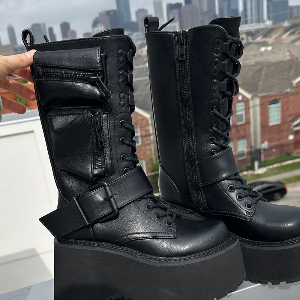 Current Mood Obsidian Platform Zip Up Boots - Picture 9 of 12